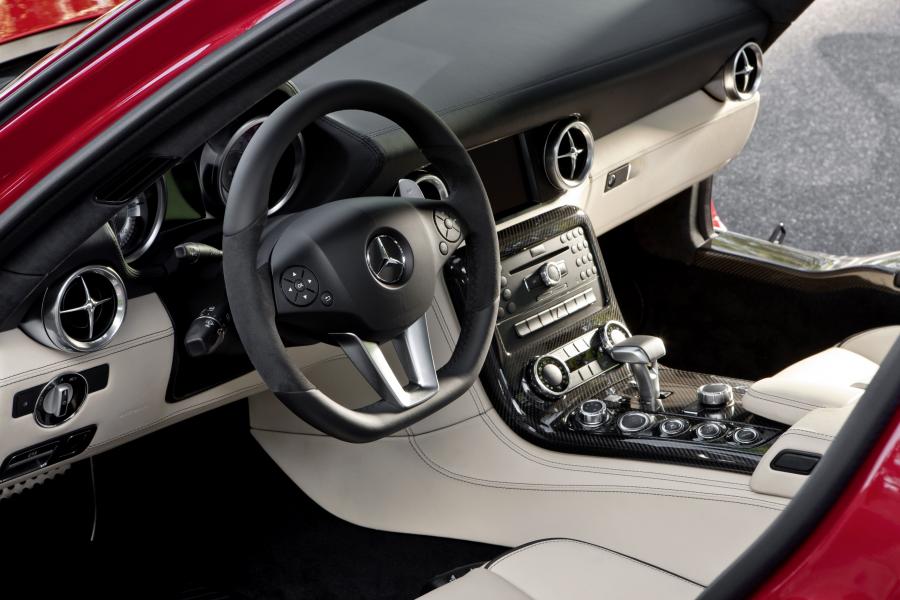  Mercedes-Benz SLS AMG 2010 года  (фото 401 из 526)